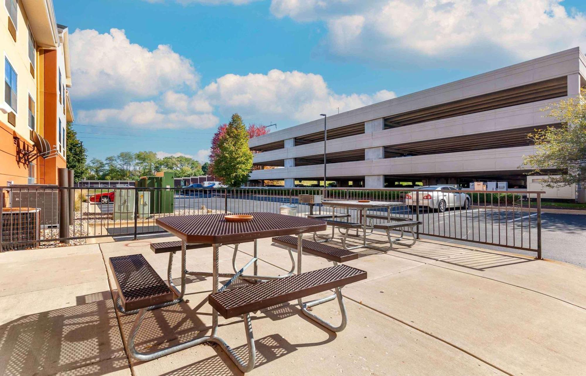Extended Stay America Suites - Madison - Junction Court Middleton Extérieur photo